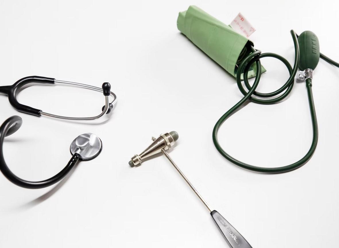 Medical equipment Markus Spiske unsplash